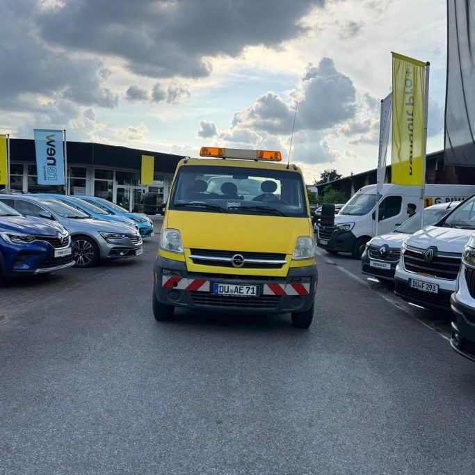 Einsatzbereiter Abschleppwagen von Abschleppdienst Efe