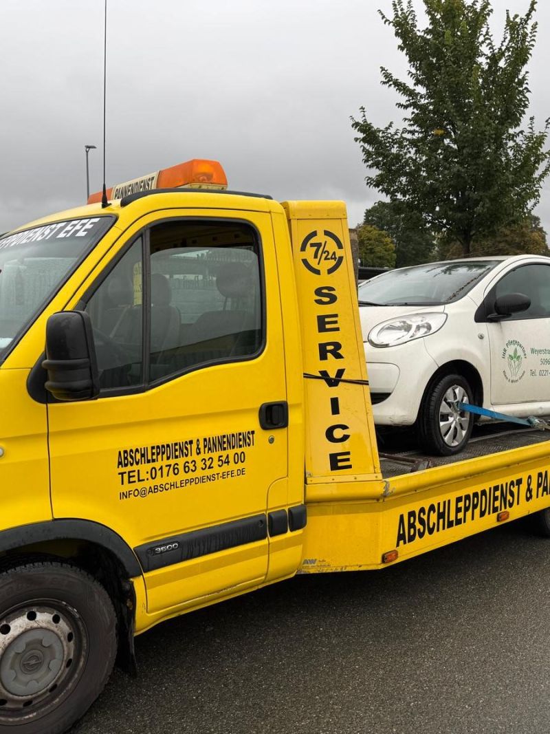 Bergung eines Fahrzeugs durch Abschleppdienst Efe